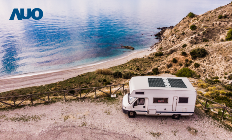 「可撓輕量化太陽光電板SunCurva」使用輕量特殊耐候型複合板取代傳統太陽能板的玻璃前板，不僅降低70%重量，每米平方僅3Kg；具有抗衝擊性能及通過電磁相容性測試，可應用於交通運輸工具，如露營車、遊艇等